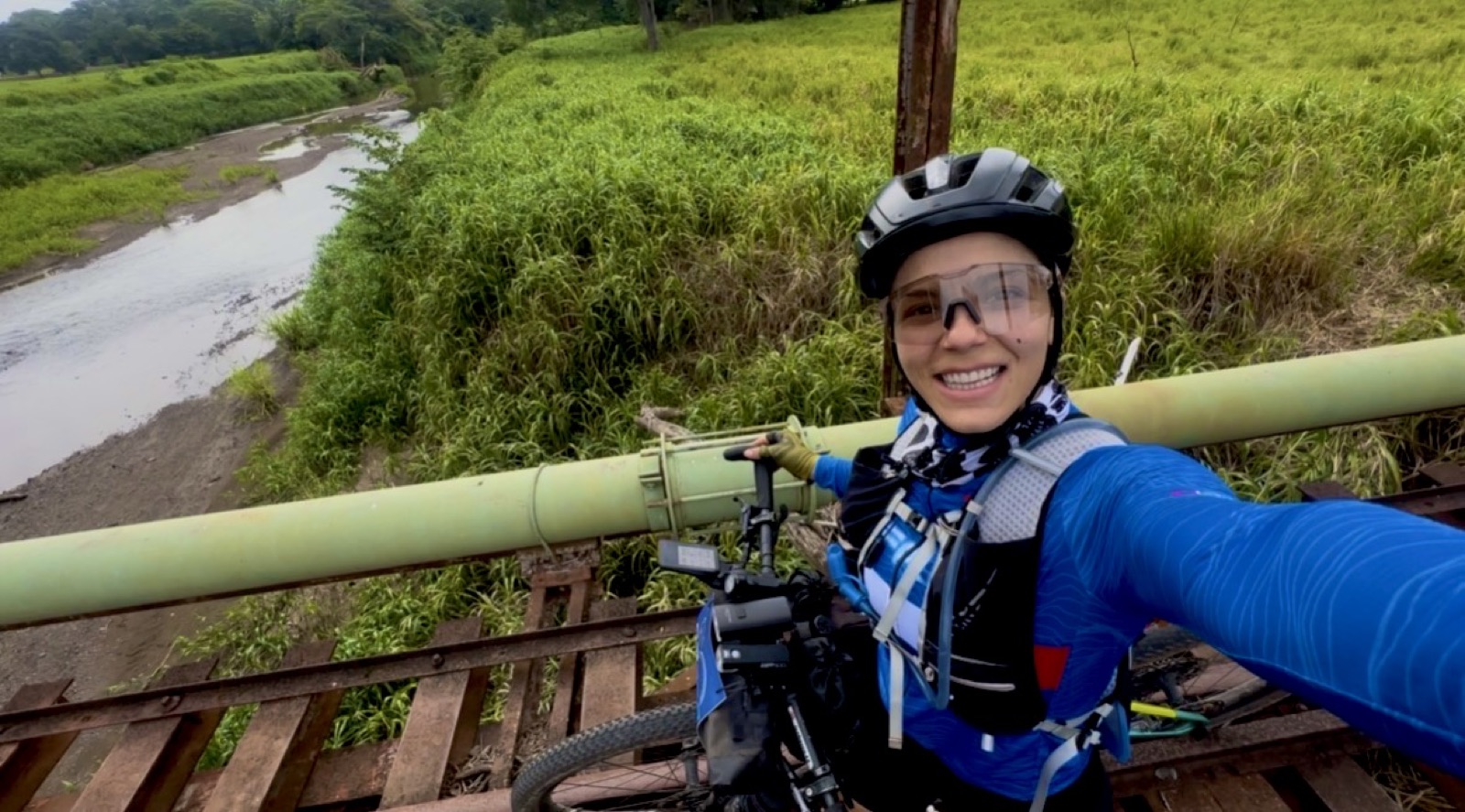 Isa pedaleando en los primeros kilómetros